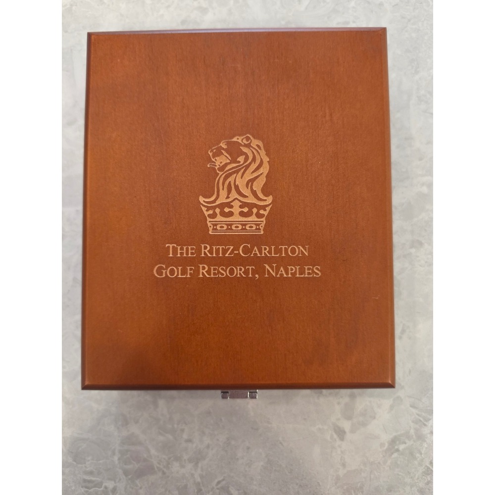 Ritz-Carlton Golf Resort Naples Wine Accessory Set Navika Wood Box Golf Ball